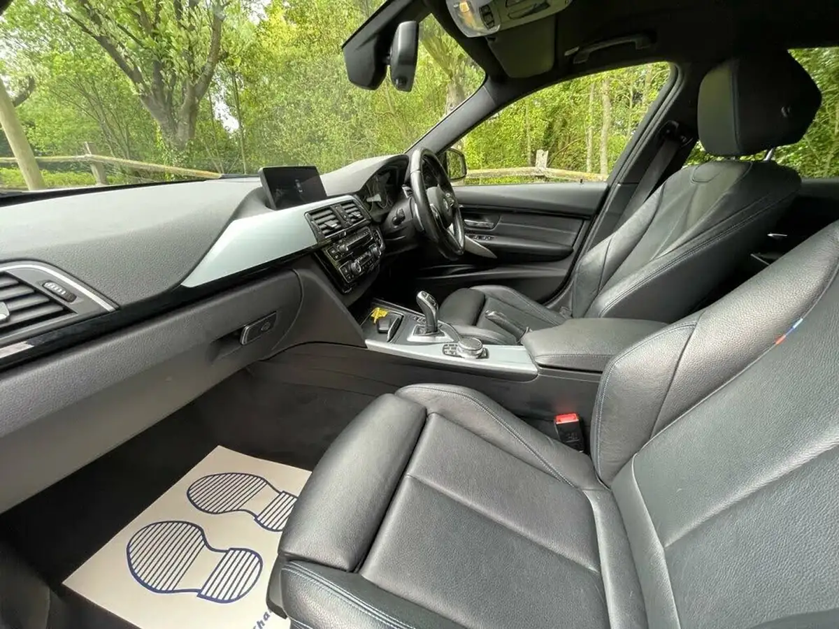 2017-bmw-3-series-20-330i-m-sport-saloon-4d-auto-big-25