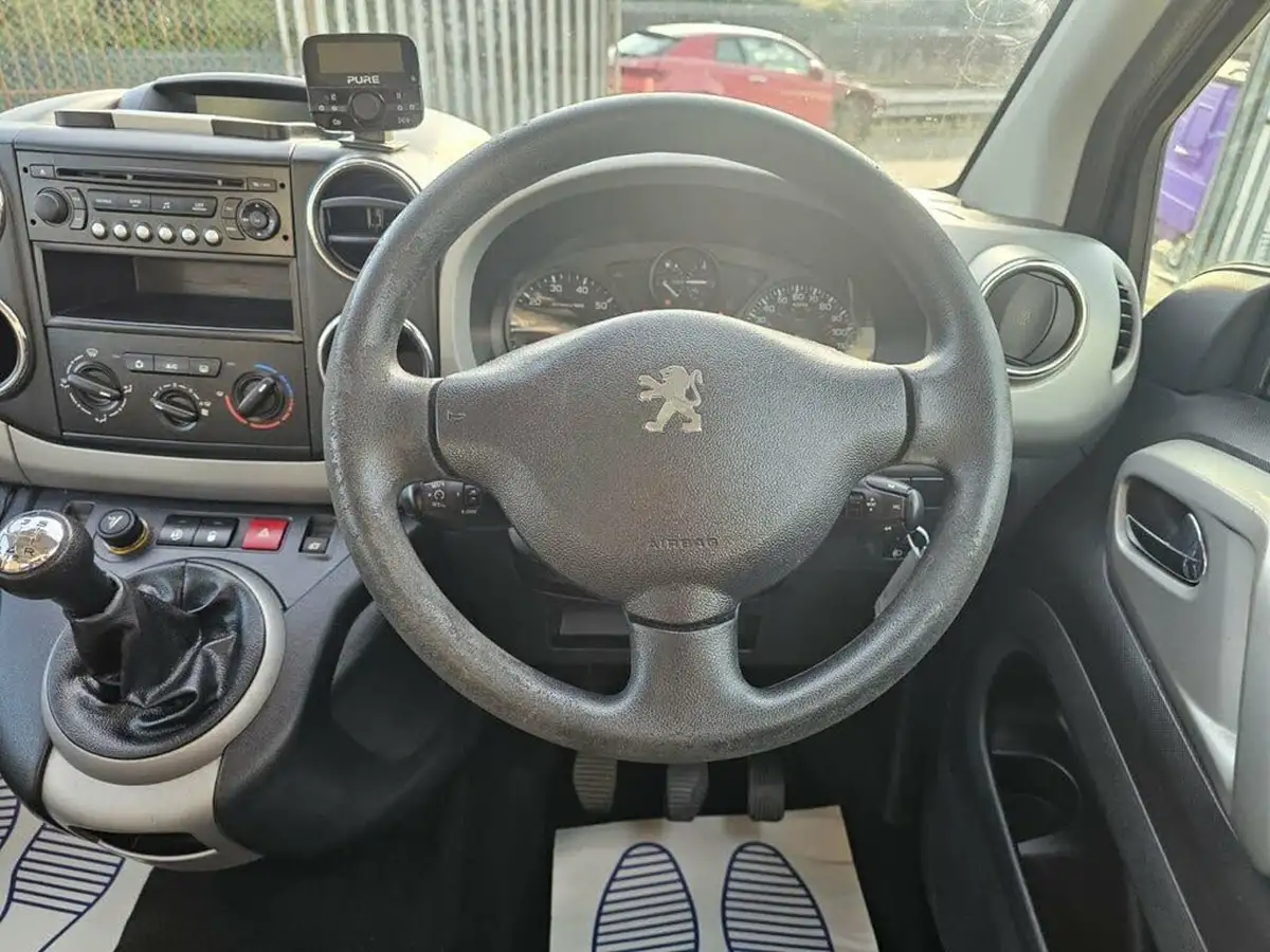 2011-peugeot-partner-16td-tepee-outdoor-92-big-14