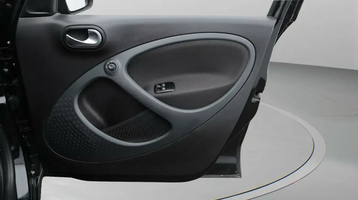 2022-smart-forfour-eq-exclusive-big-15