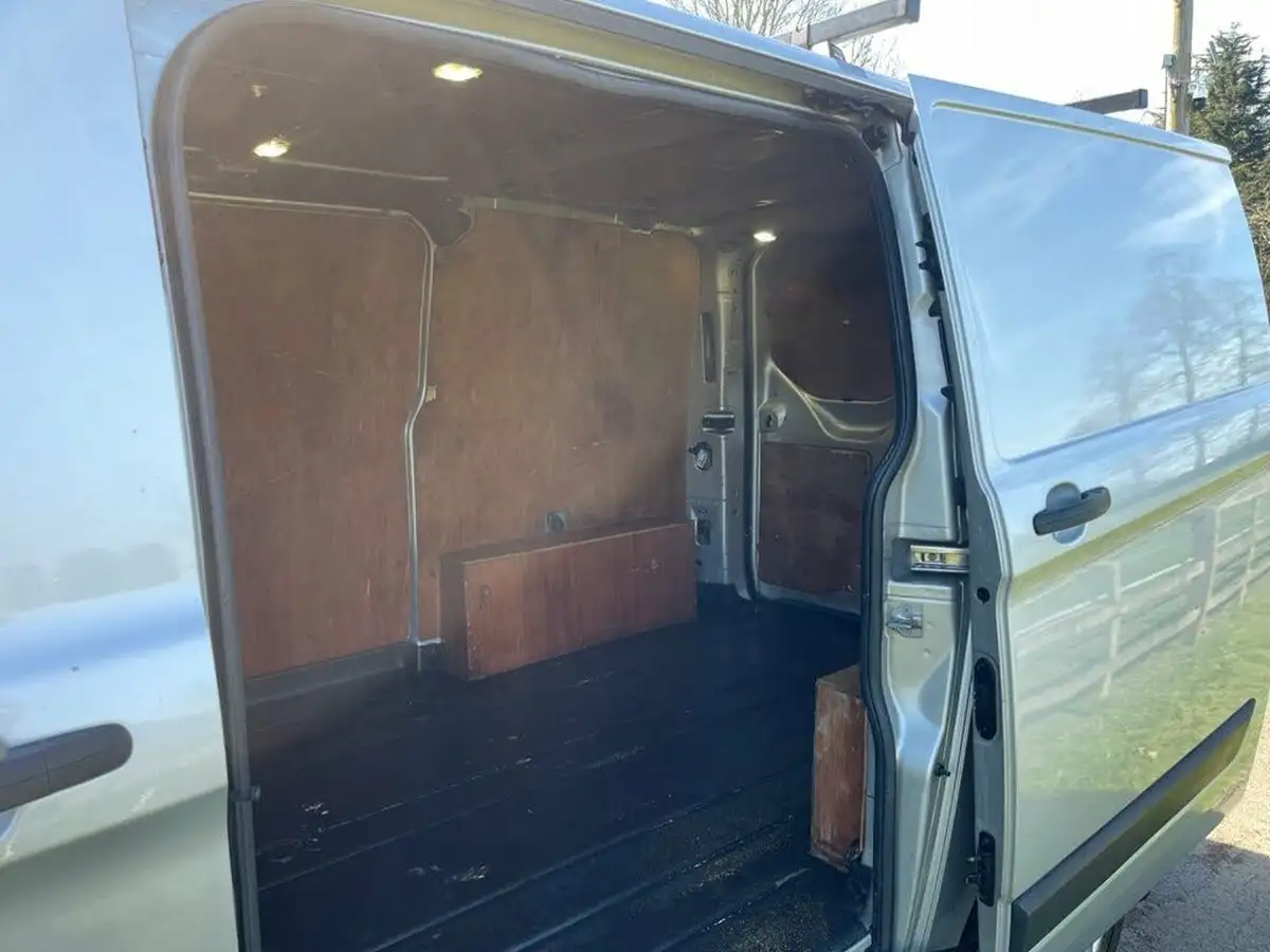 2016-ford-transit-custom-22tdci-270-l1h1-trend-125ps-panel-van-big-8