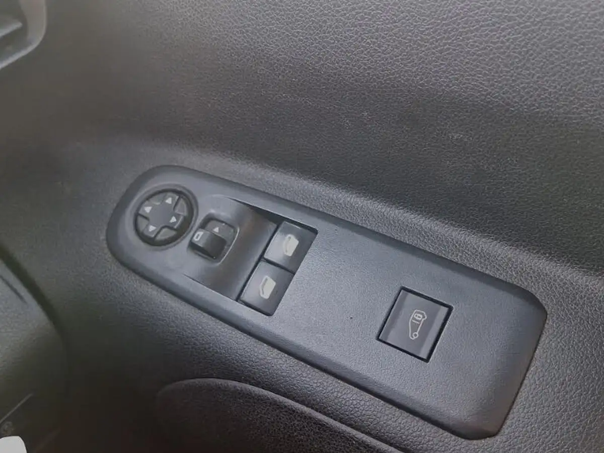 2021-toyota-proace-city-15d-active-100hpeu6dt-e-big-15