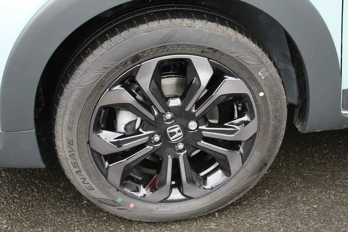 2025-honda-jazz-15-i-mmd-crosstar-advance-big-15