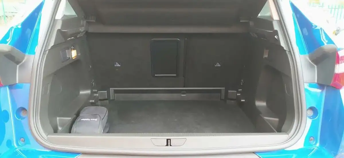 2020-vauxhall-grandland-x-12-elite-nav-big-30