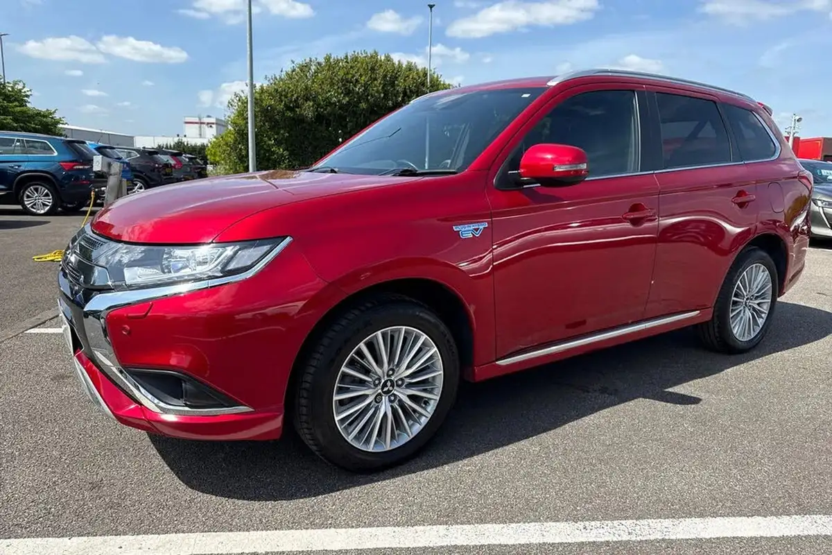 2019-mitsubishi-outlander-24-dynamic-safety-phev-big-26