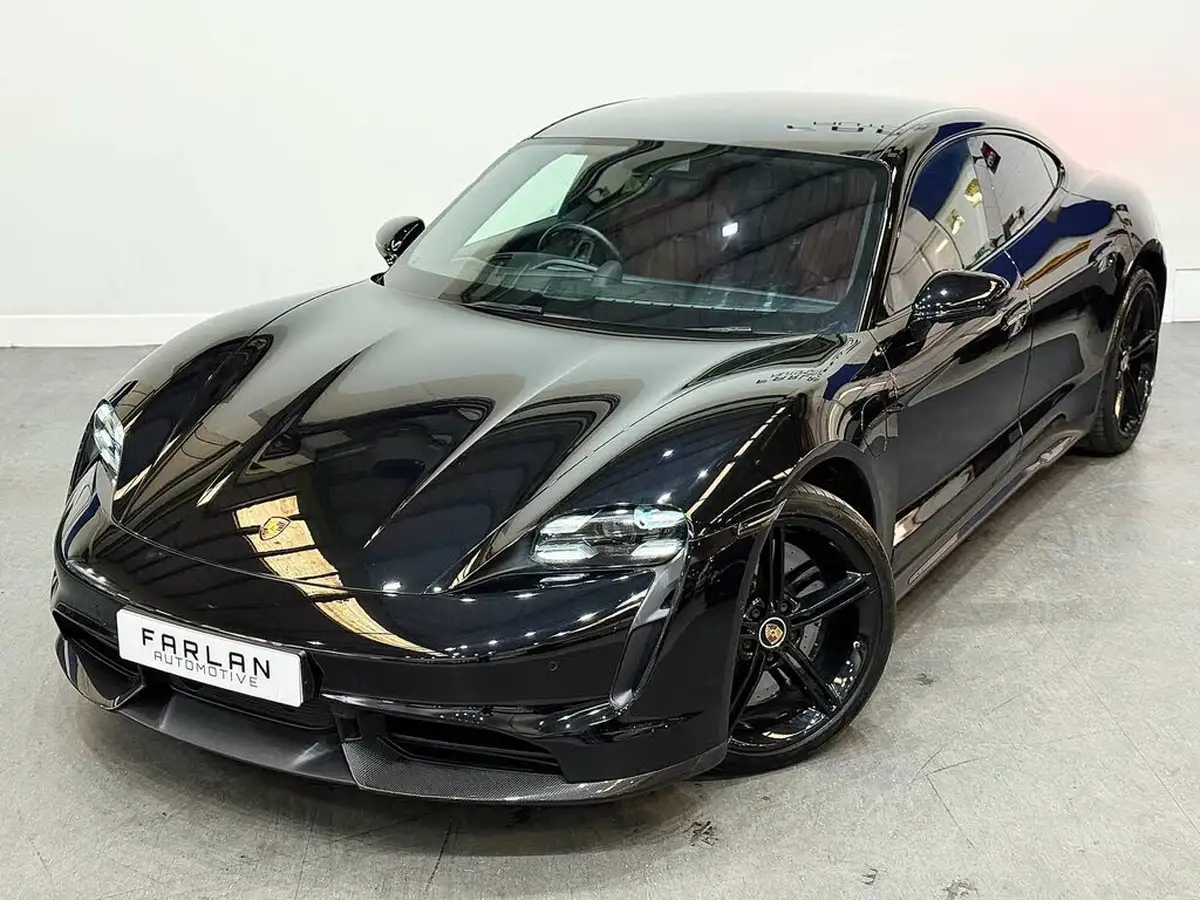 2020-porsche-taycan-e-turbo-s-big-13