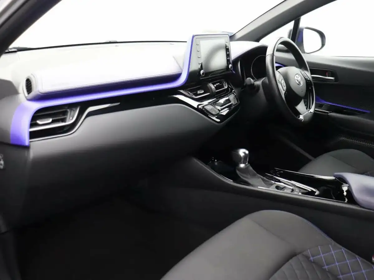 2020-toyota-c-hr-18-vvt-i-dynamic-big-11