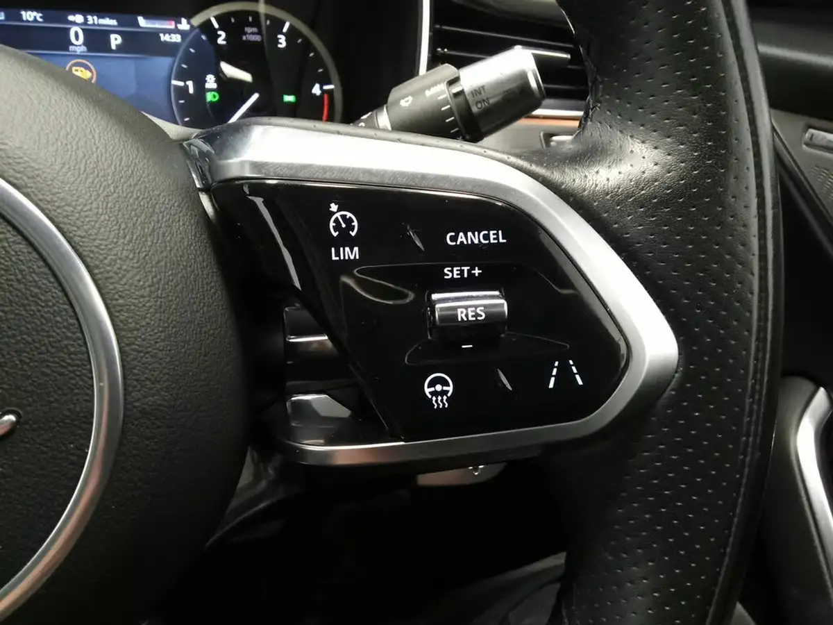 2022-jaguar-f-pace-20-d200-r-dynamic-black-big-25