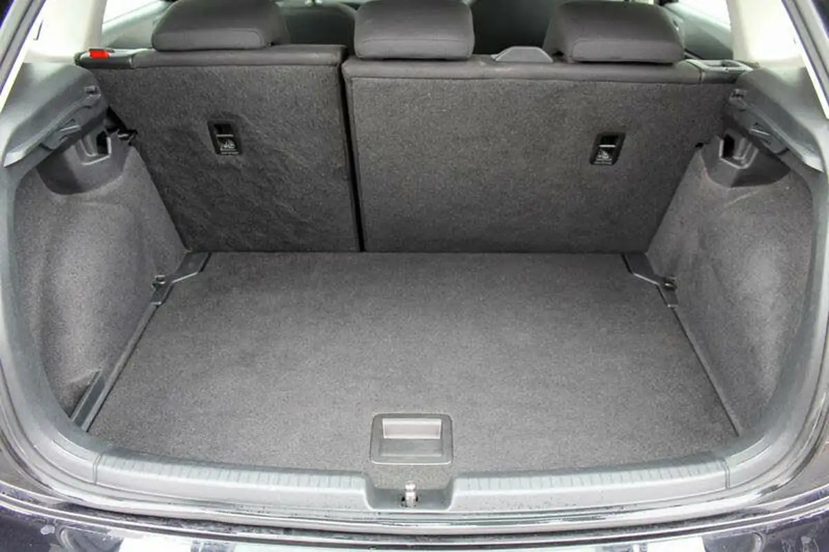 2023-volkswagen-polo-10-tsi-life-big-8