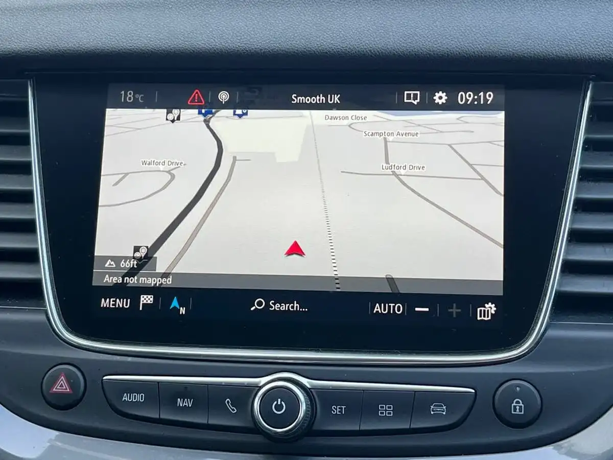2020-vauxhall-grandland-x-12-sri-nav-big-15
