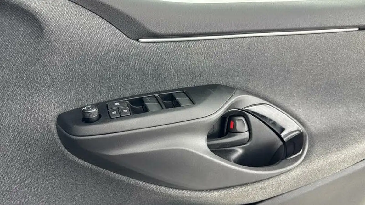 2022-toyota-yaris-15-vvt-i-dynamic-big-18