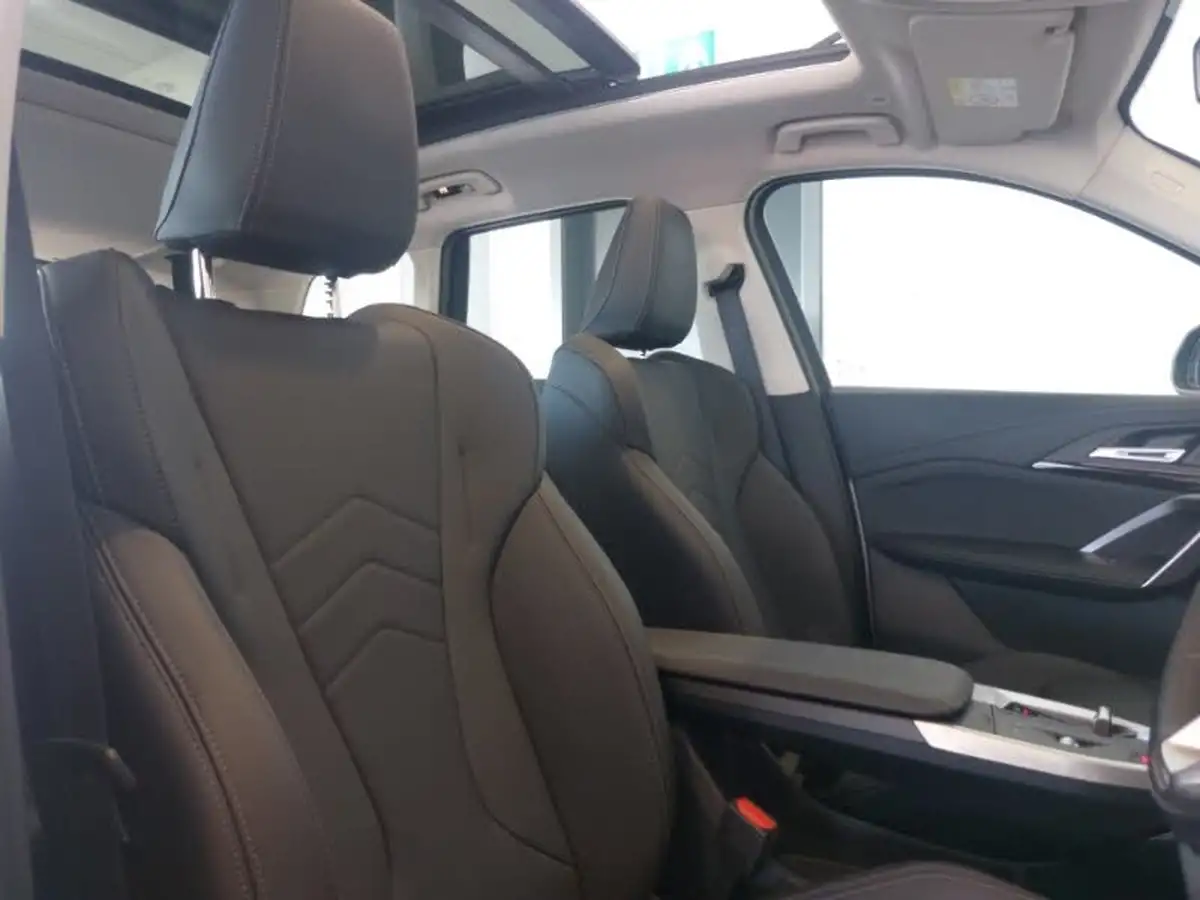 2023-bmw-ix1-e-xdrive30-xline-big-10
