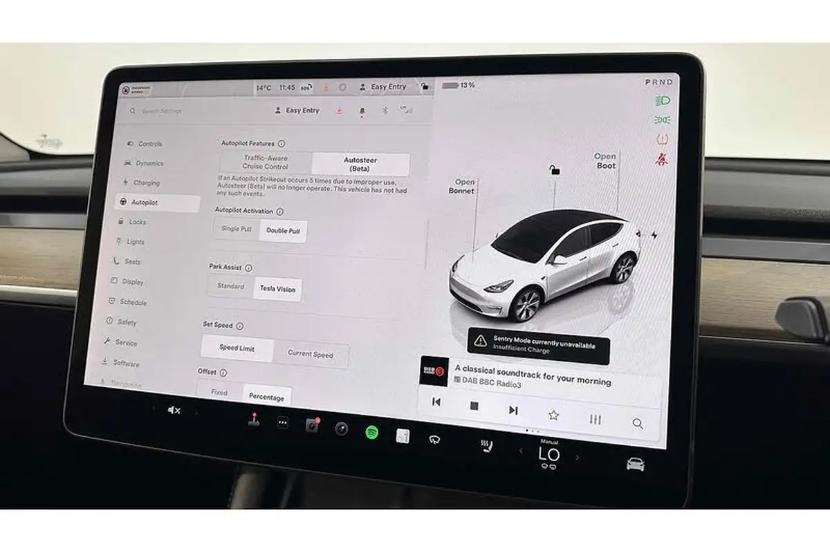 2022-tesla-model-y-e-long-range-big-40