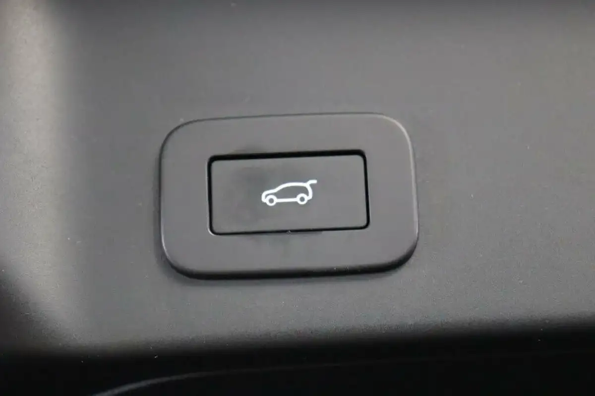 2022-land-rover-range-rover-evoque-20-d200-r-dynamic-hse-big-26