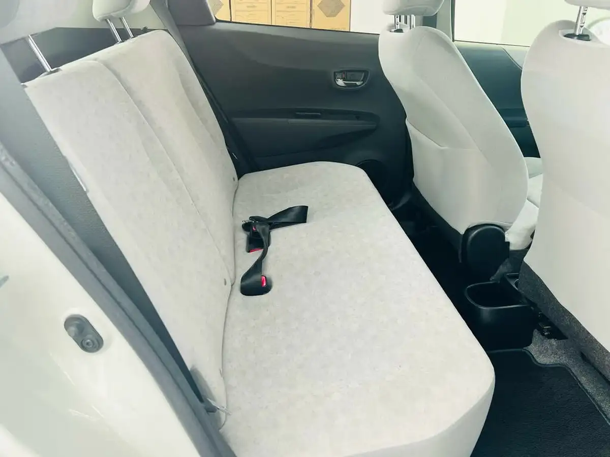 2011-toyota-yaris-133-tr-99bhp-5d-m-drive-s-big-15
