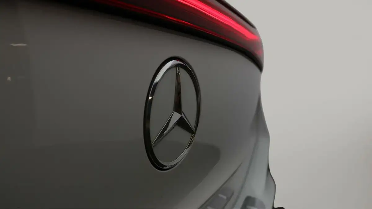 2021-mercedes-benz-eqa-e-eqa-250-amg-line-big-19