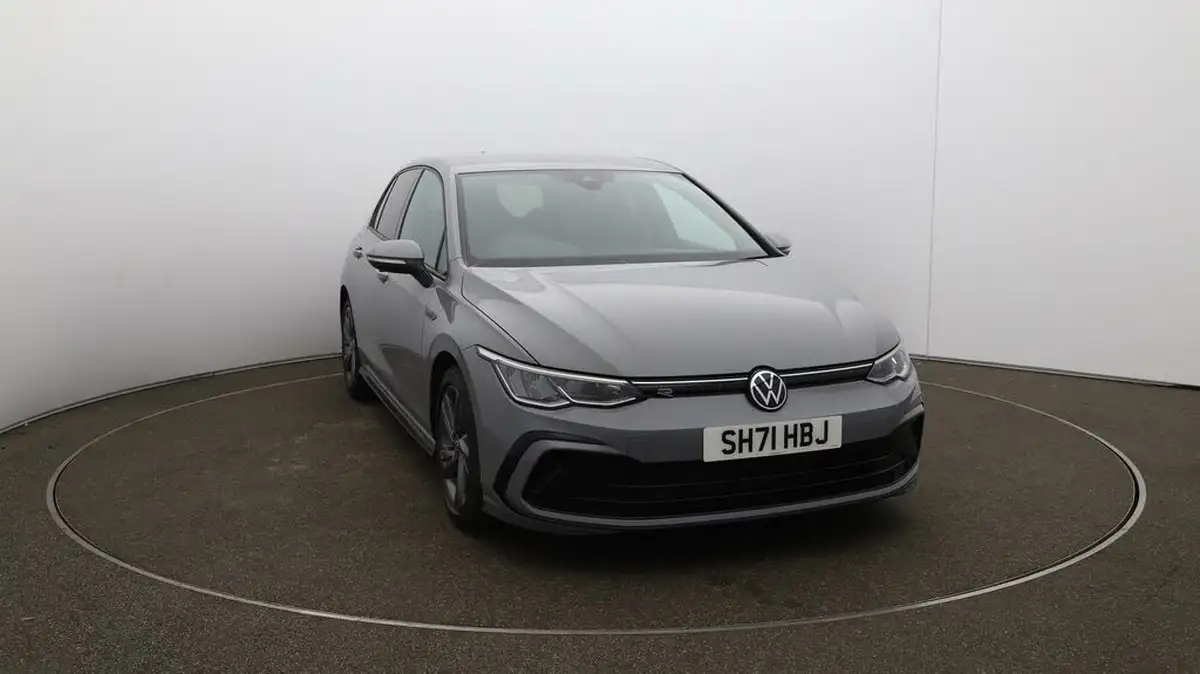 2021-volkswagen-golf-big-21