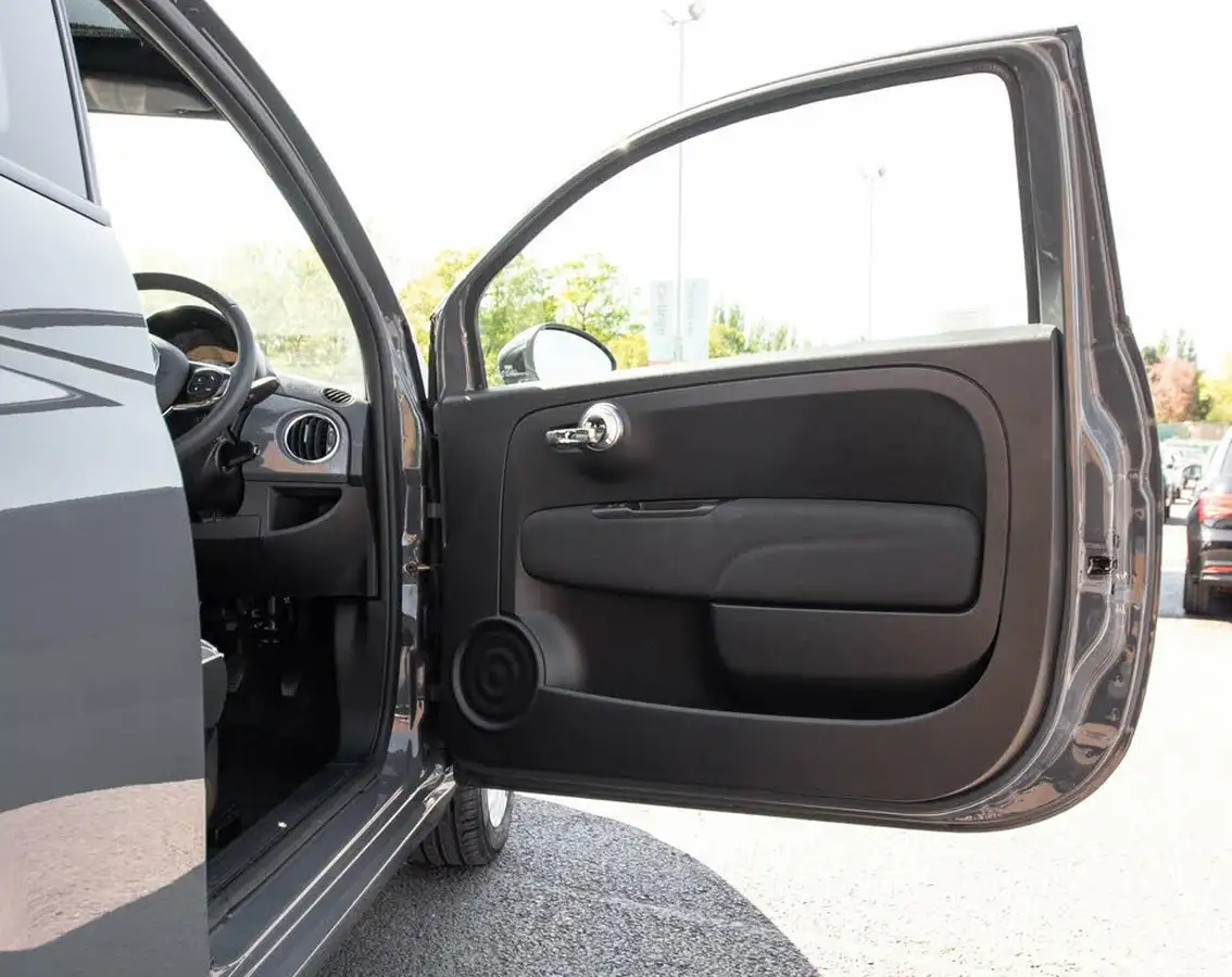 2020-fiat-500-10-lounge-big-13