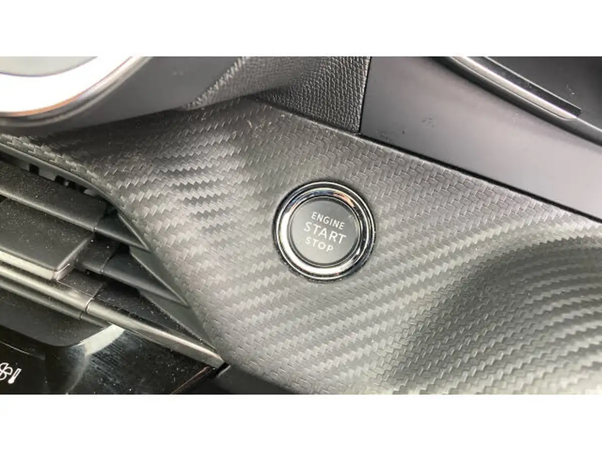 2023-peugeot-2008-suv-12-puretech-allure-big-18