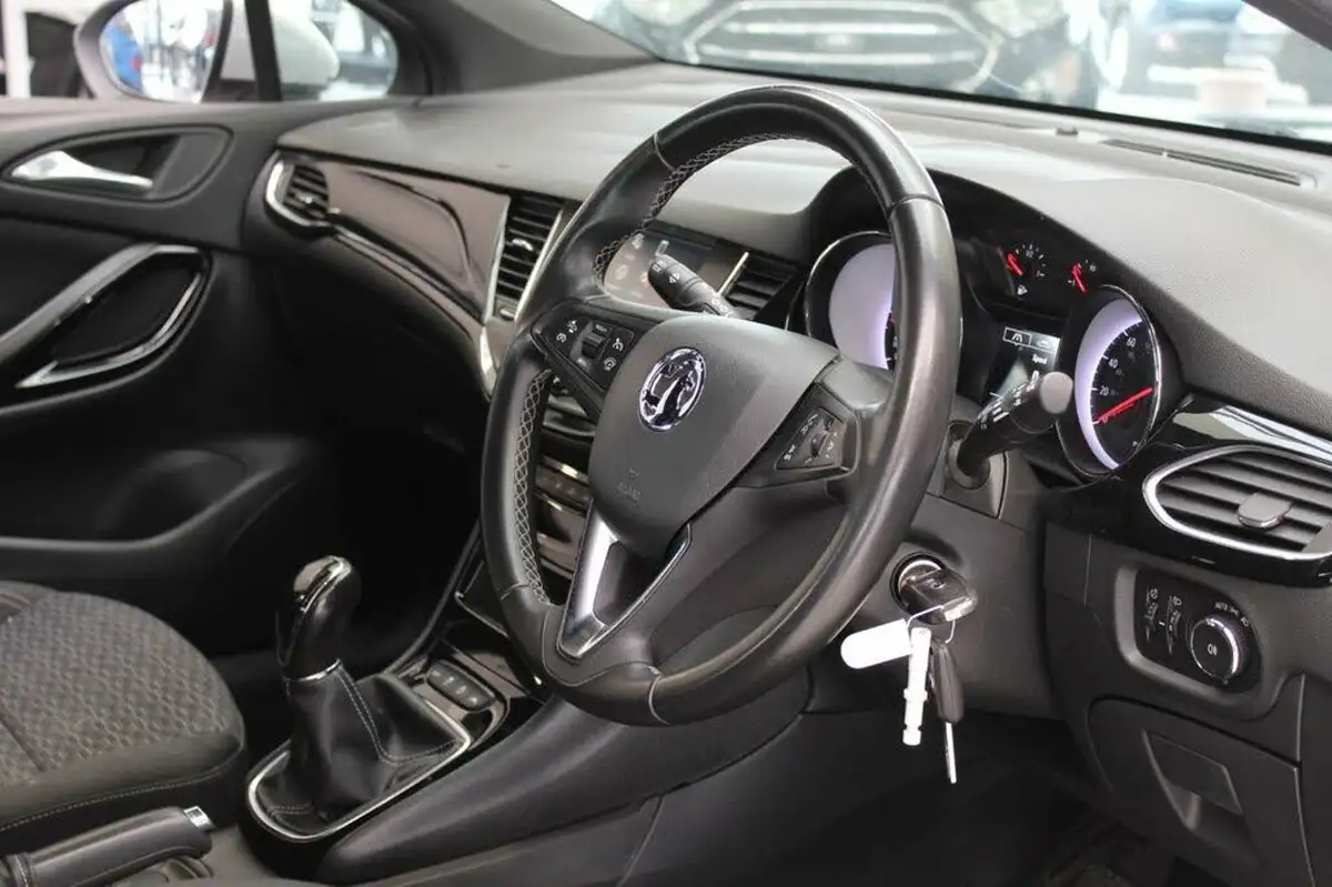 2019-vauxhall-astra-14i-16v-turbo-sri-vx-line-nav-ss-big-34