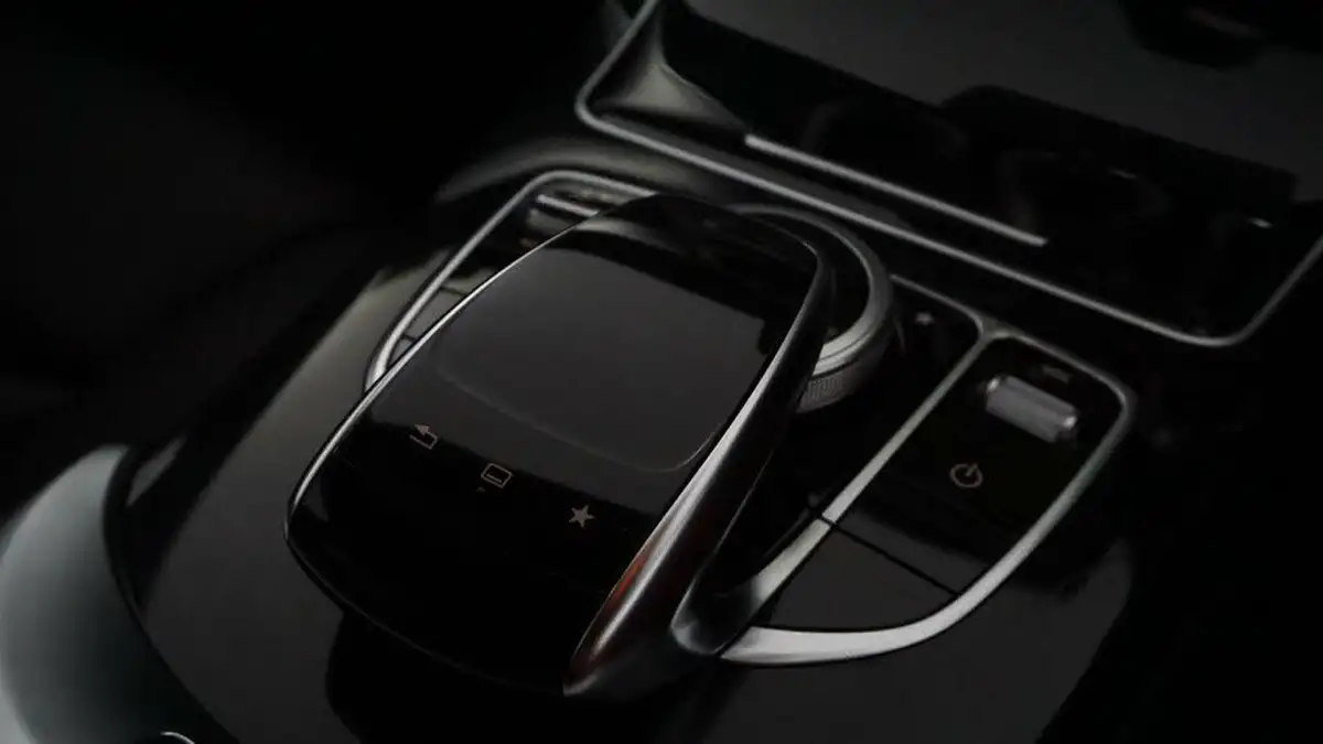 2015-mercedes-benz-c-class-21cdi-c220-amg-line-premiumss-saloon-4d-7g-tronic-plus-big-19