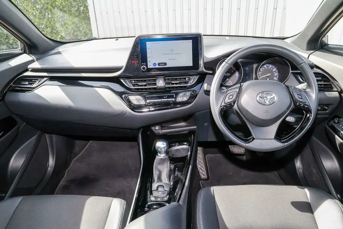 2022-toyota-c-hr-18-vvt-i-design-big-4