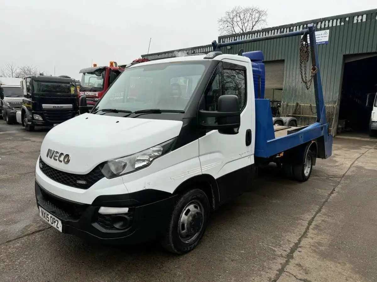 2015-iveco-daily-c-class-23td-35c13-3750-chassis-cab-big-0