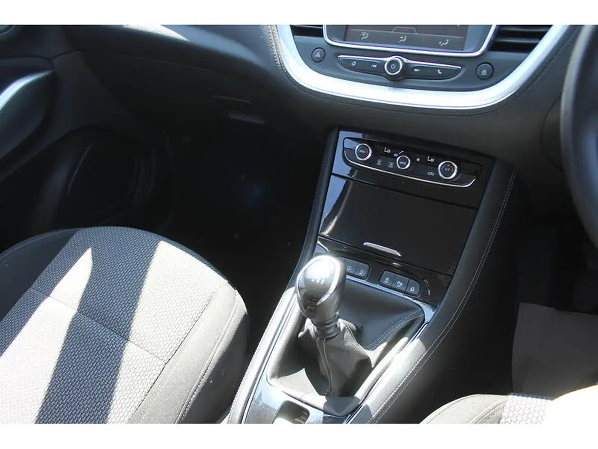 2018-vauxhall-grandland-x-16cdti-se-122ps-ecotec-big-20