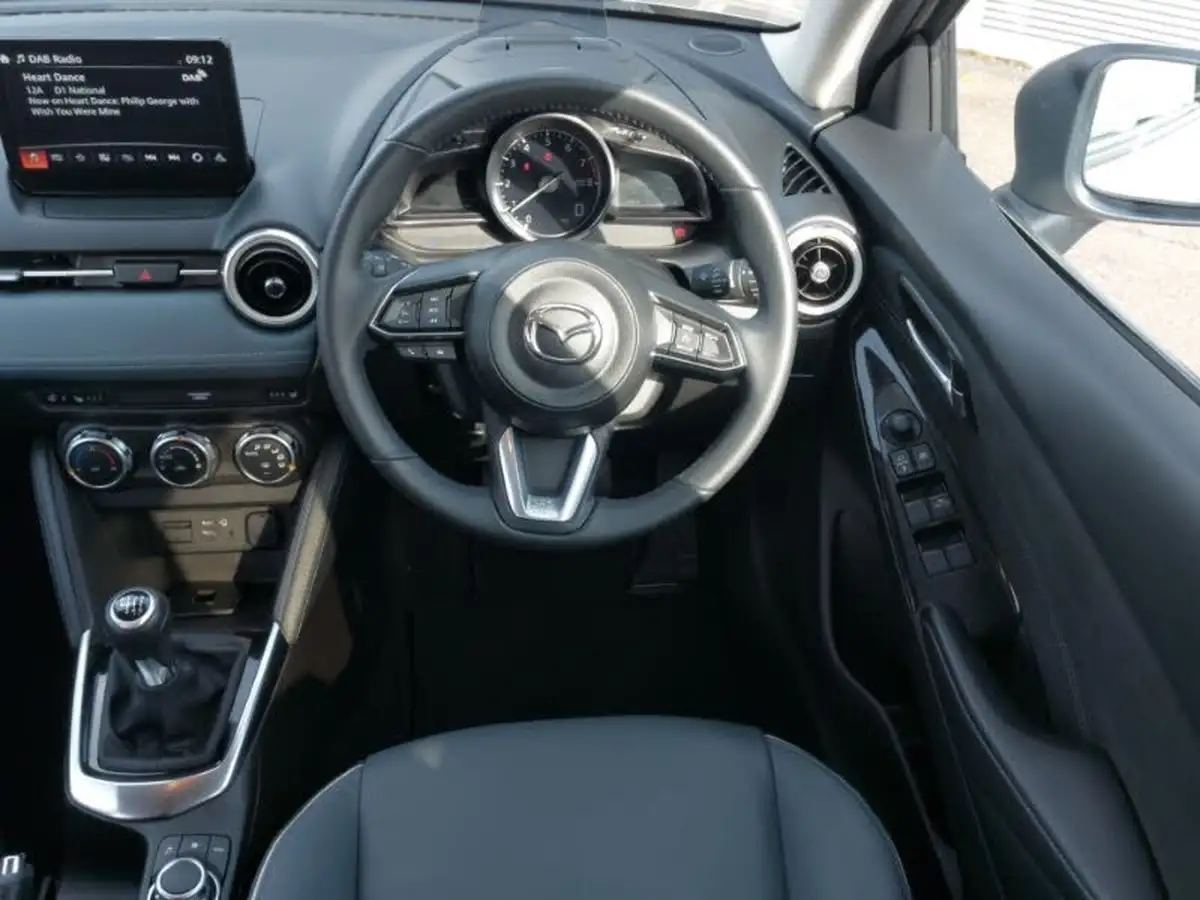 2023-mazda-mazda2-15-e-skyactiv-g-gt-sport-big-6