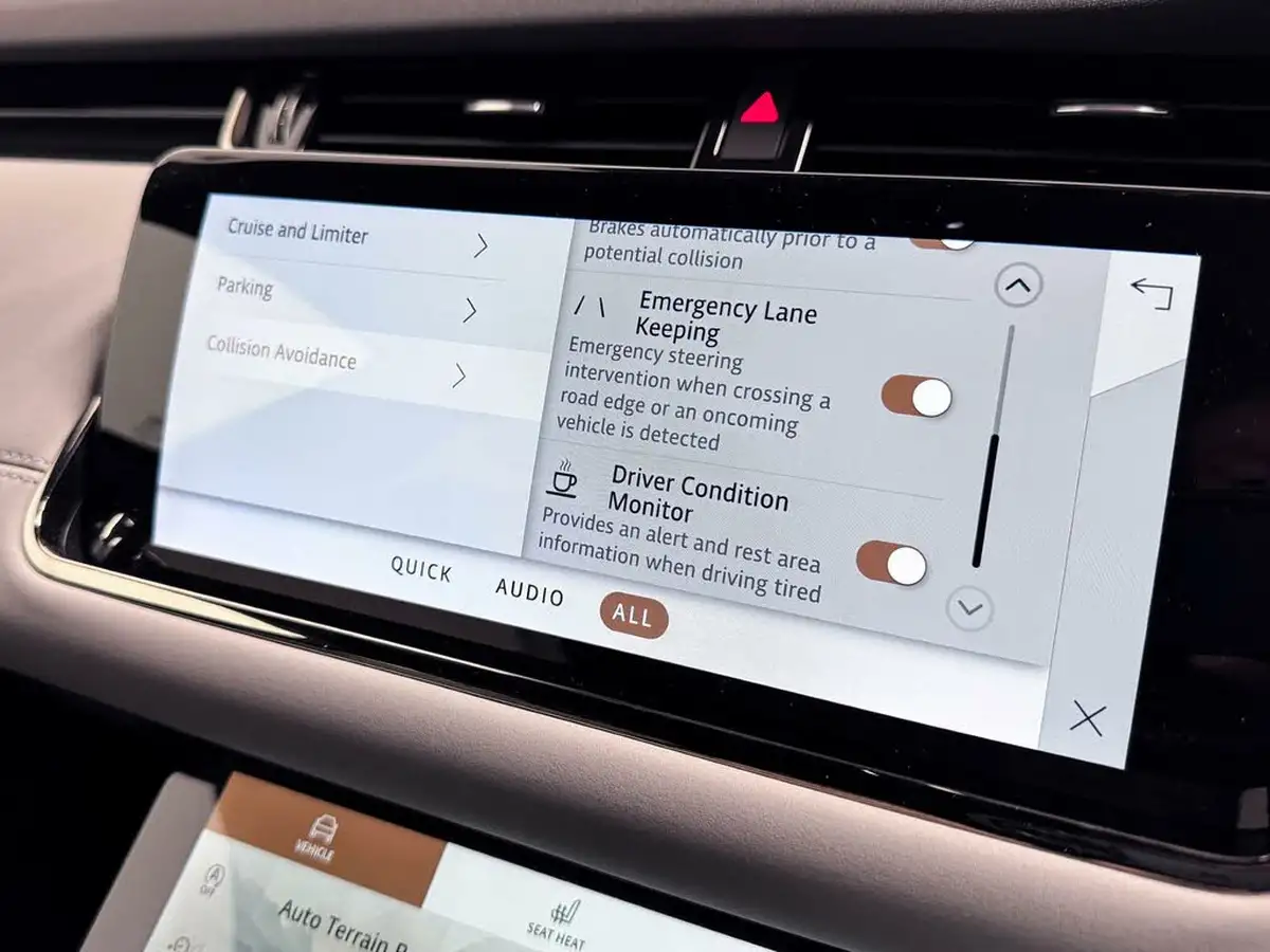2022-land-rover-range-rover-evoque-15-p300e-r-dynamic-se-big-50