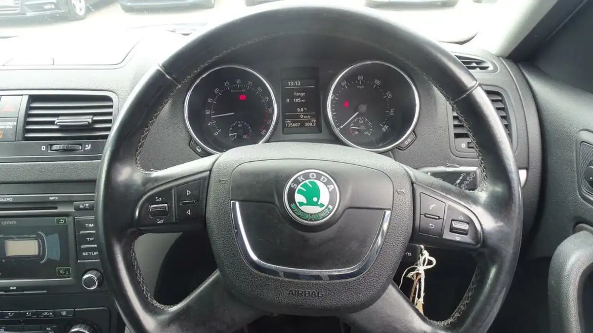 2011-skoda-yeti-20td-elegance-172ps-4x4-big-54