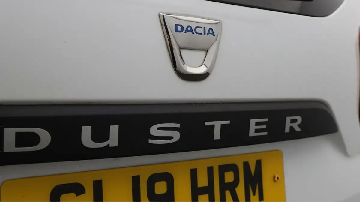 2019-dacia-duster-16-sce-essential-big-20