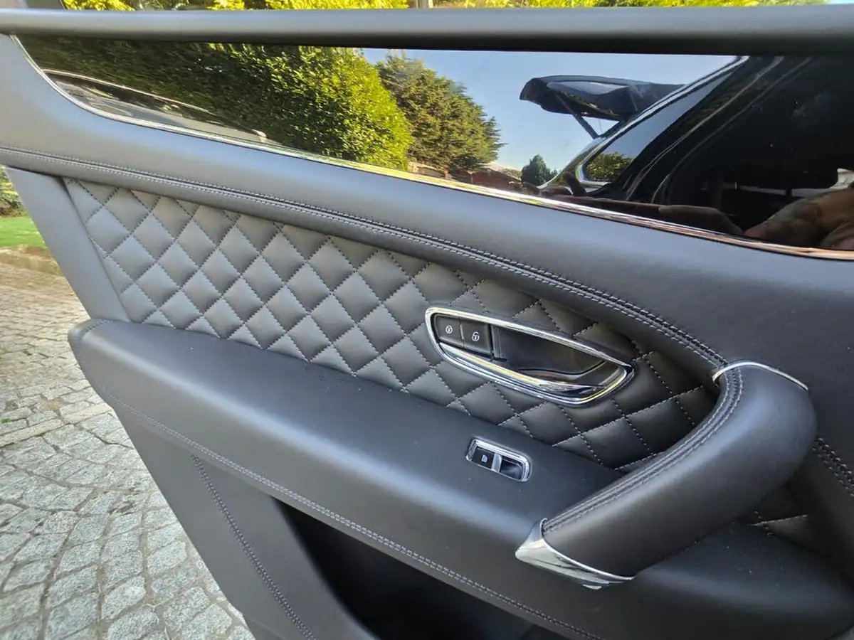 2019-bentley-bentayga-40-v8-big-21