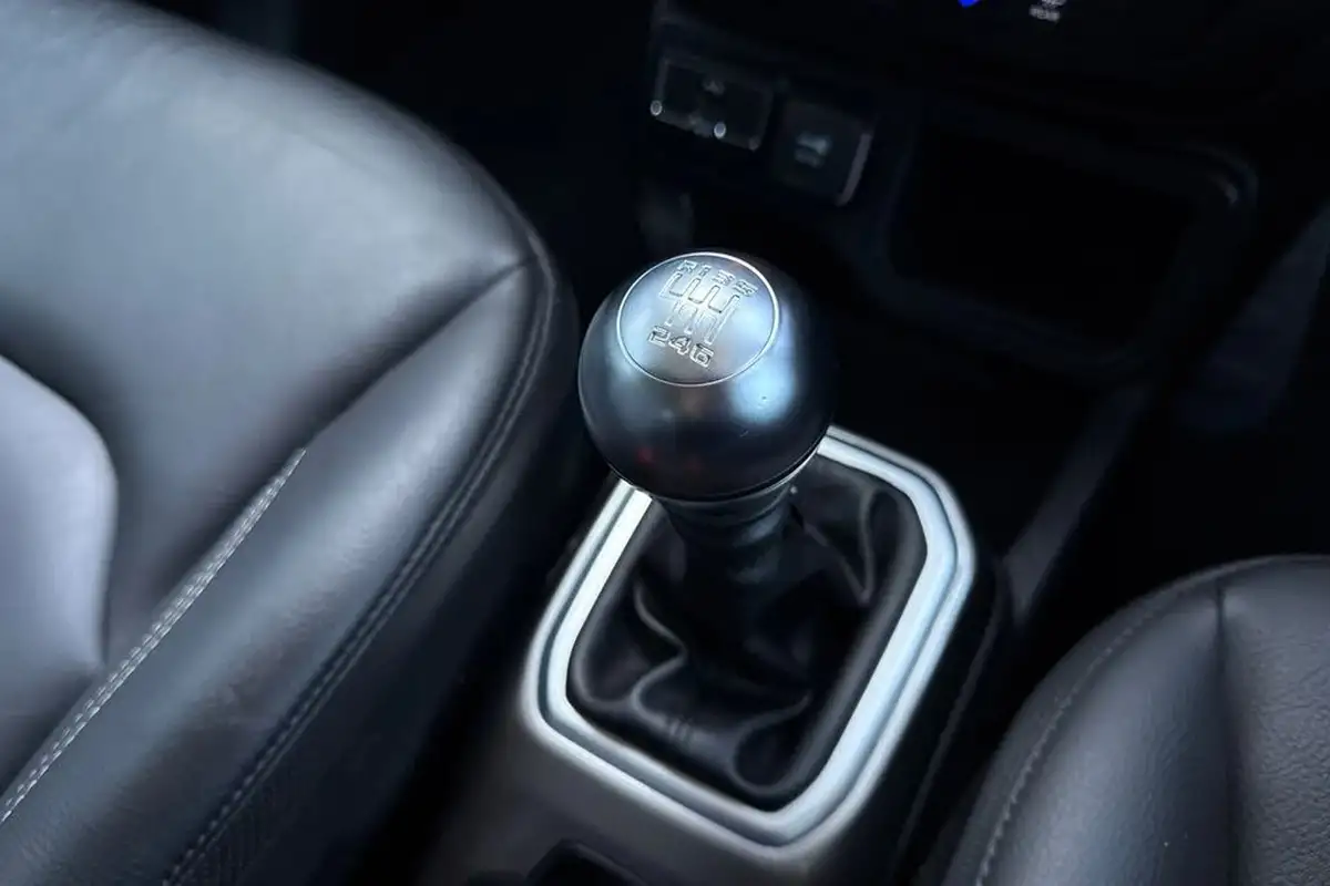 2021-jeep-renegade-10-gse-limited-big-21