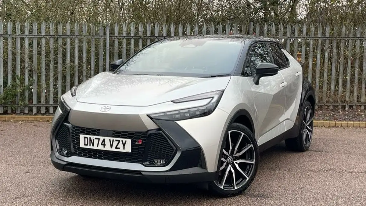 2024-toyota-c-hr-20-vvt-i-gr-sport-220bhp-plug-in-safety-packpremium-pack-big-2