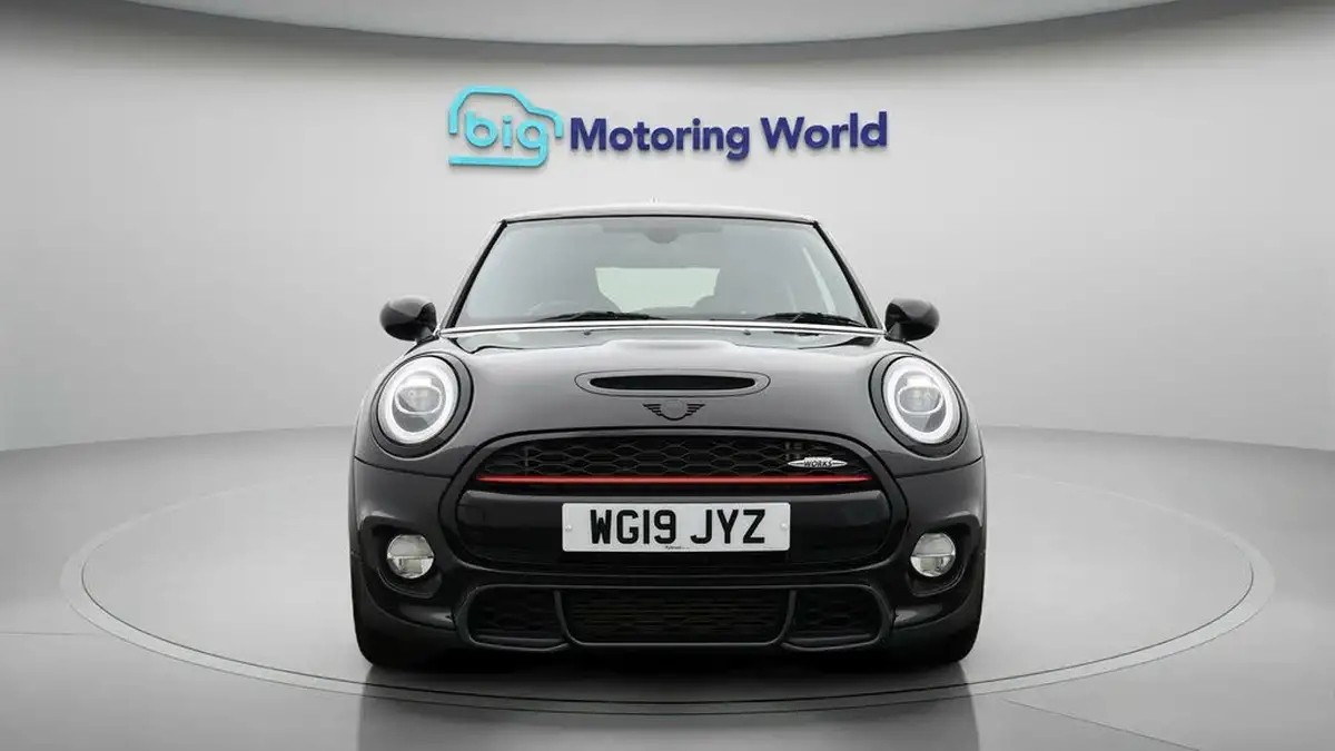 2019-mini-cooper-20-cooper-s-sport-189bhp-hatchback-3d-auto-big-1