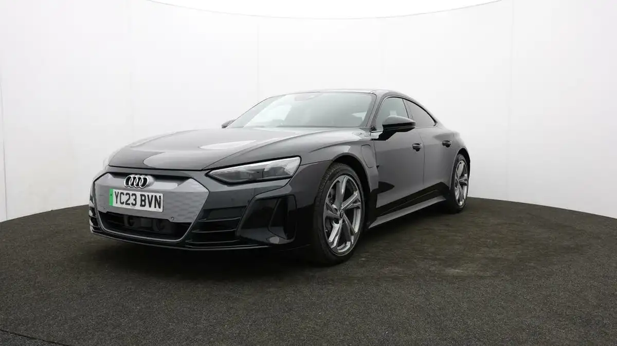 2023-audi-e-tron-gt-e-big-56