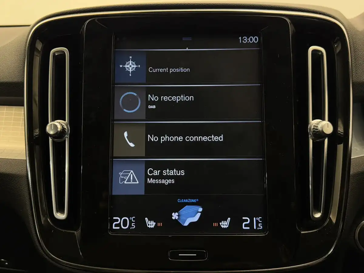 2019-volvo-xc40-20-t4-momentum-pro-awd-big-23