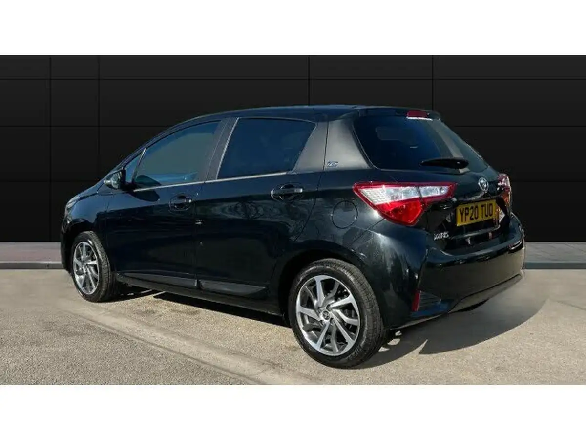 2020-toyota-yaris-15-vvt-i-y20-111bhp-1496cc-big-1