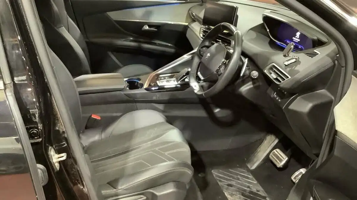 2022-peugeot-3008-suv-16-puretech-gt-300bhp-4wd-hybrid4-e-eat8-big-6