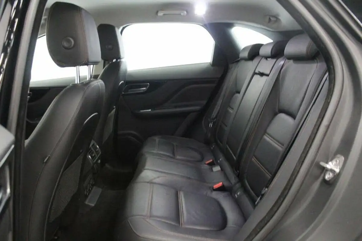 2017-jaguar-f-pace-20-i4d-prestige-180ps-awd-ss-auto-big-50