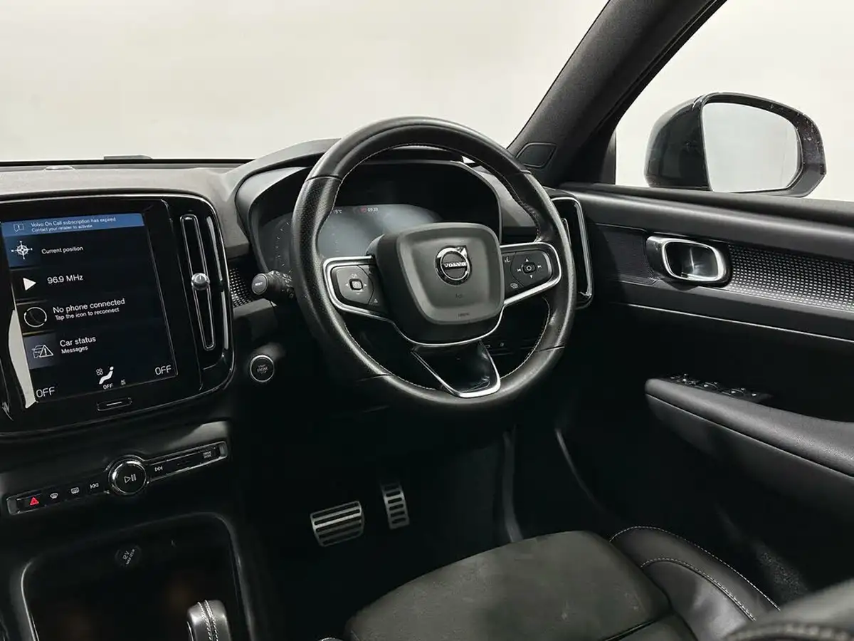 2021-volvo-xc40-15-t5-r-design-262bhp-big-9