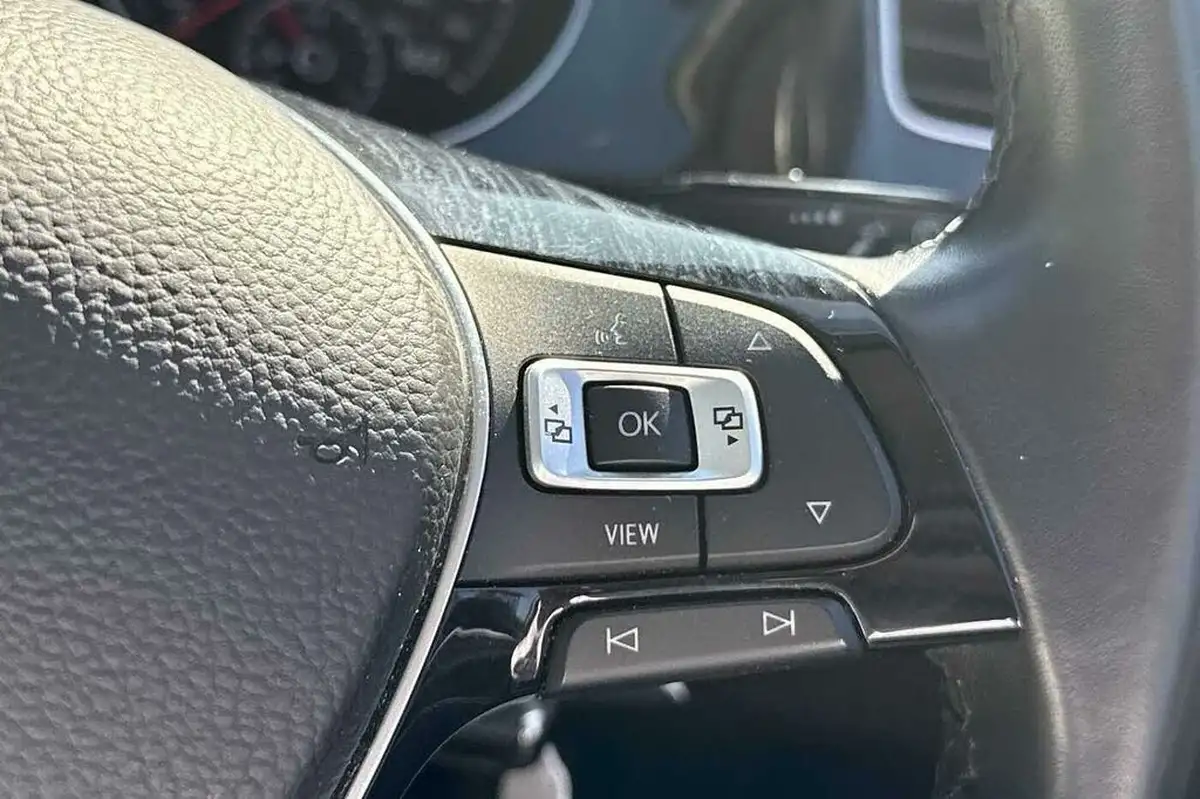 2019-volkswagen-golf-16tdi-gt-hatchback-5d-big-14