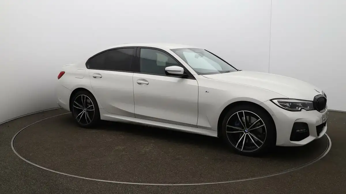 2020-bmw-3-series-20-330e-m-sport-saloon-4d-big-37