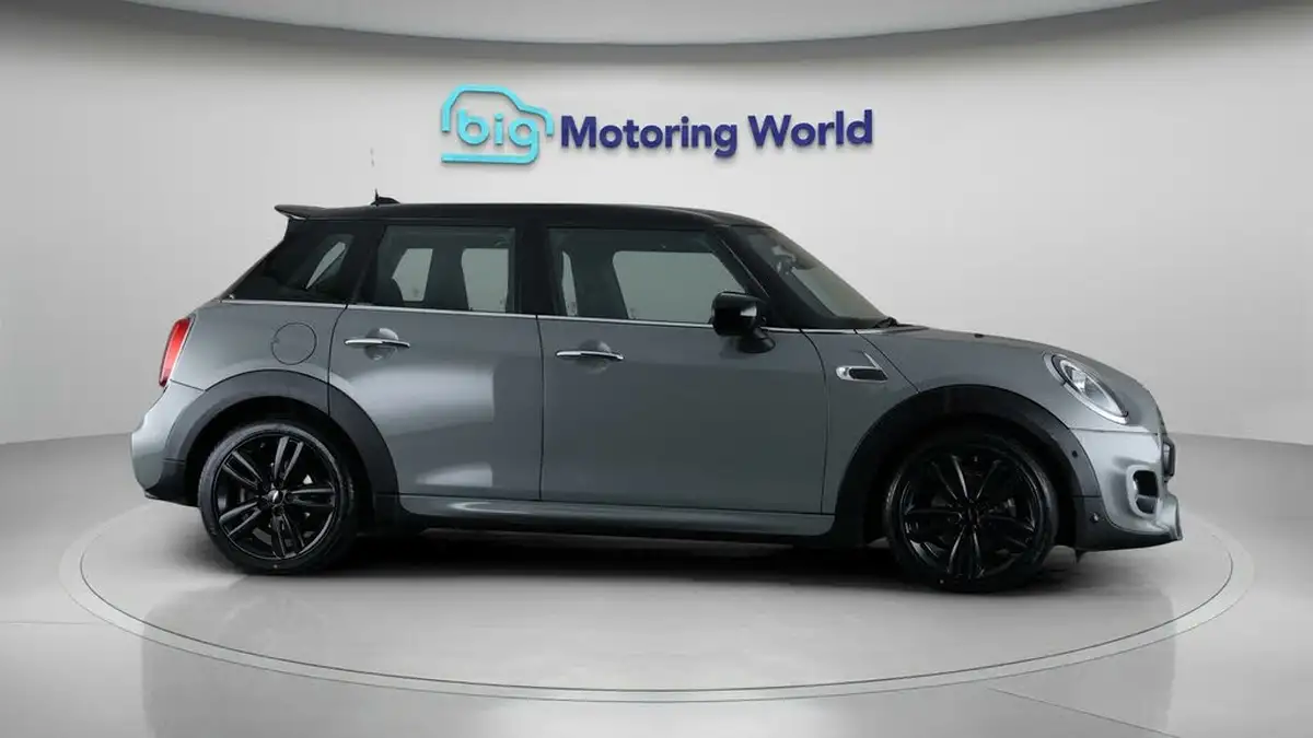 2019-mini-cooper-15-cooper-sport-hatchback-5d-big-8