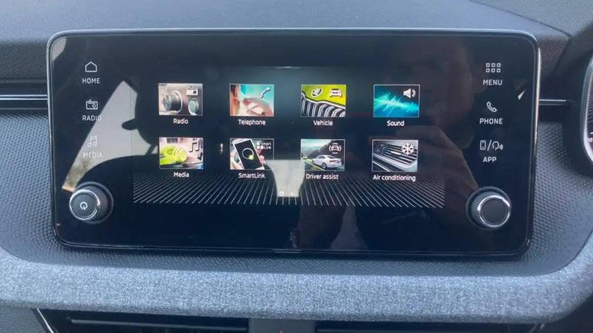 2025-skoda-scala-10-tsi-se-116ps-big-18