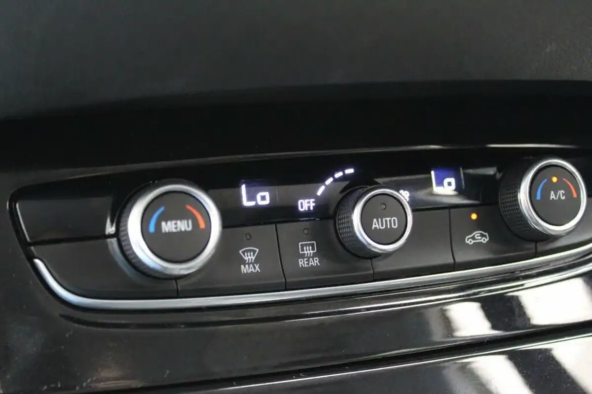 2018-vauxhall-grandland-x-12-sport-nav-130ps-big-30