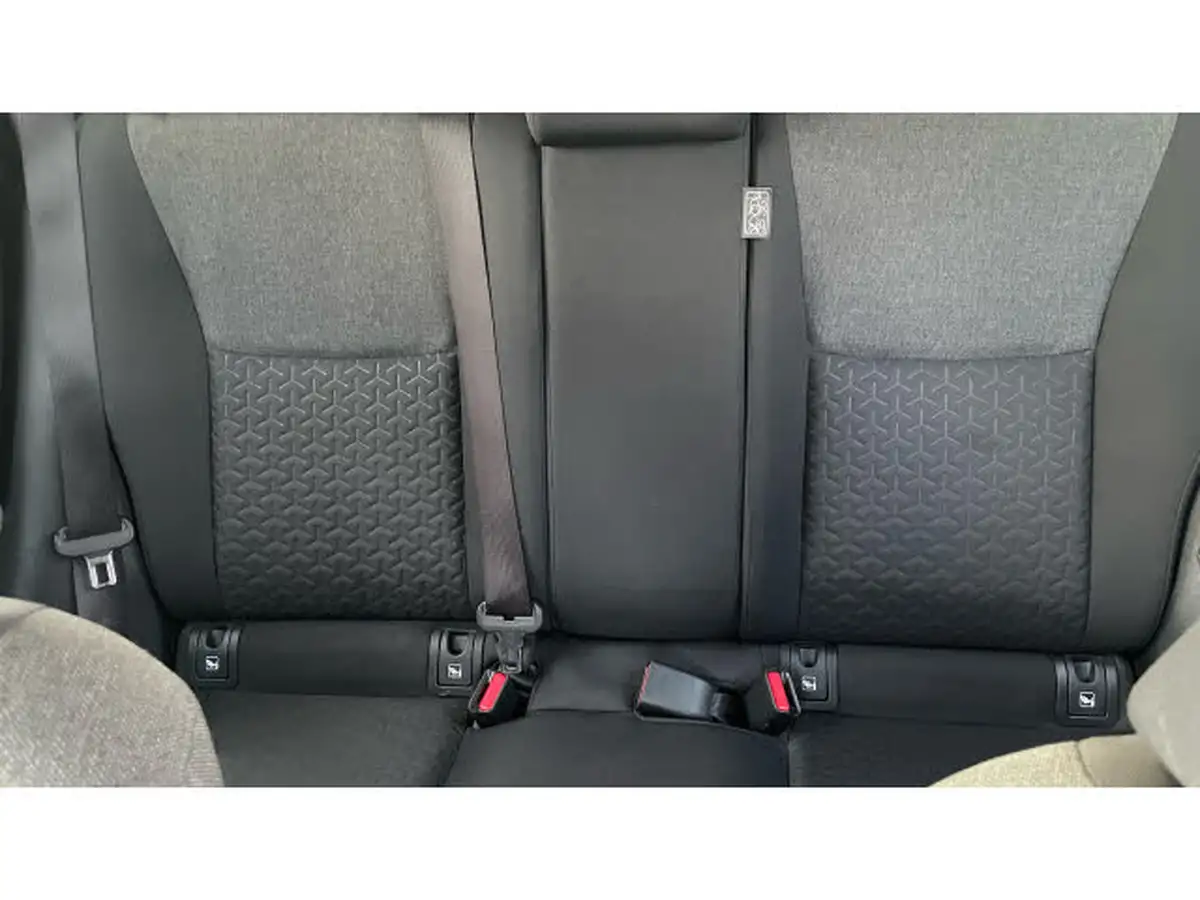 2022-toyota-yaris-15-vvt-i-design-panoramic-roof-big-21