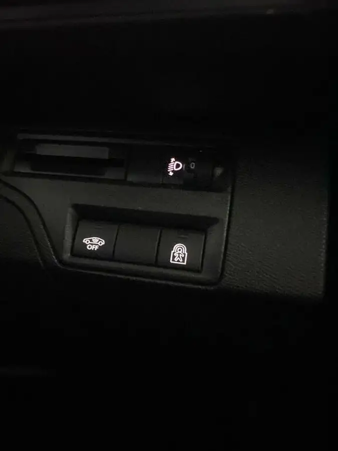 2017-peugeot-3008-suv-12-puretech-allure-big-25