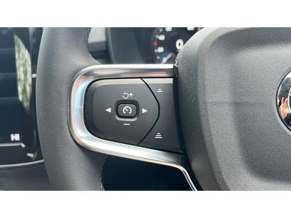 2021-volvo-xc40-15-t5-inscription-262bhp-big-17