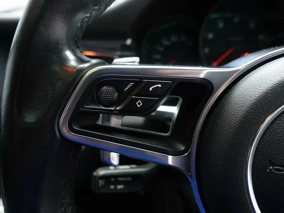 2018-porsche-macan-20-252ps-ss-big-18